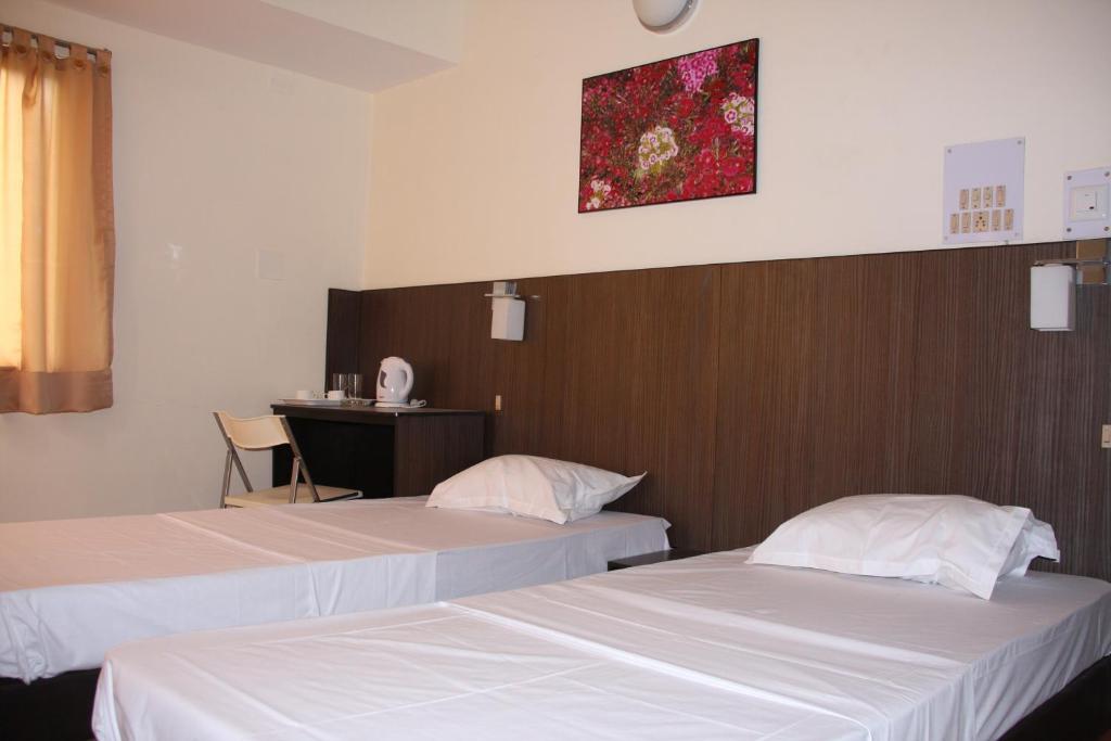 Down Town Guest House Колката Номер фото