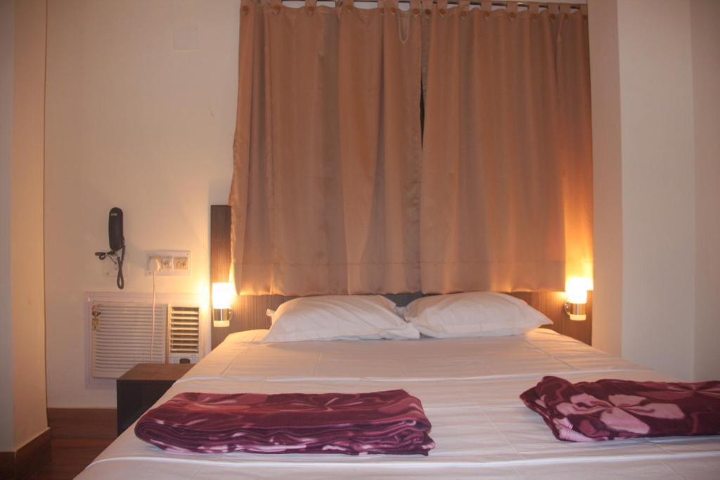 Down Town Guest House Колката Номер фото