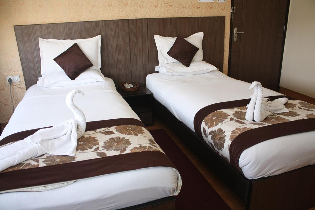 Down Town Guest House Колката Екстер'єр фото